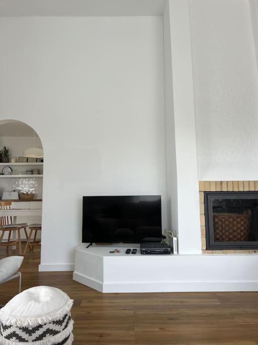 Casa De Maio - New T2 - Arrifana 650 Mts Holiday home *