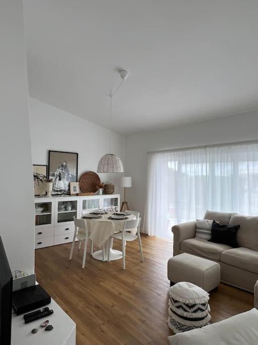 Casa De Maio - New T2 - Arrifana 650 Mts Hébergement de vacances