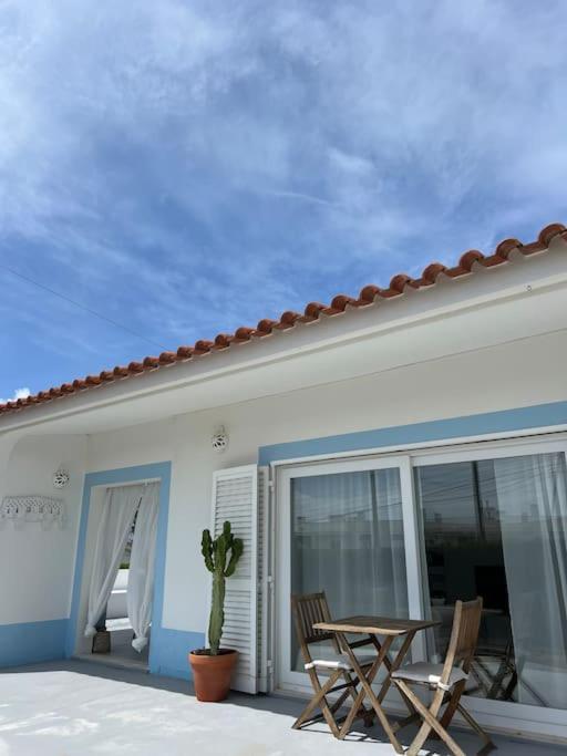 Casa De Maio - New T2 - Arrifana 650 Mts *