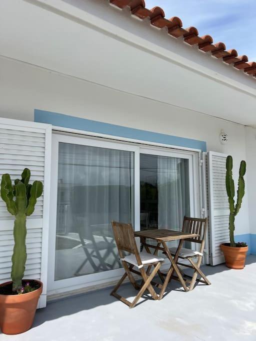 Casa De Maio - New T2 - Arrifana 650 Mts